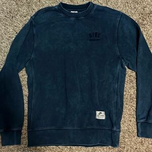 Men’s Nike crewneck sweatshirt